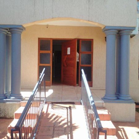 Tshedza Guest Lodge Louis Trichardt Exterior foto