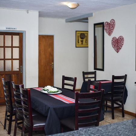 Tshedza Guest Lodge Louis Trichardt Exterior foto